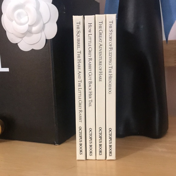 VINTAGE Little Grey Rabbit Set of Four Small Books - Picture 4 of 5